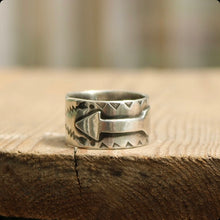 Load image into Gallery viewer, Arrow Sterling Ring &gt;&gt; UK S 1/2