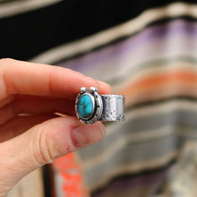 Load image into Gallery viewer, Turquoise Mountain + Sterling Horseshoe Ring - UK R / US 8.5